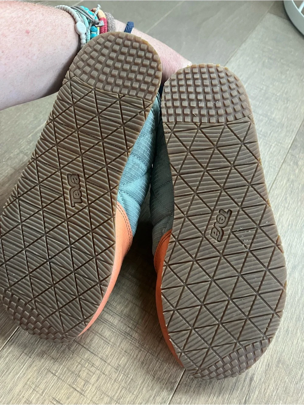 Teva Kids Reember shoes size 4